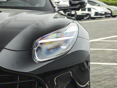 2025�� 4.0T V8 Coupe