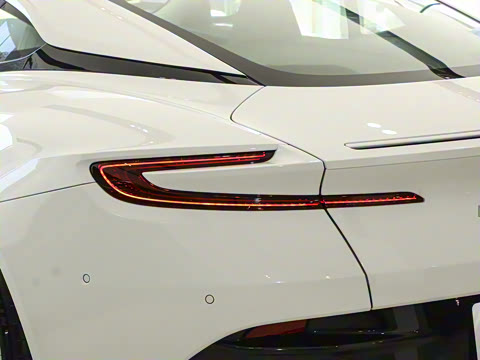 2025�� 4.0T V8 Coupe