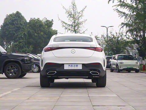 2025�� �Ŀ� GLC 260 4MATIC ����SUV