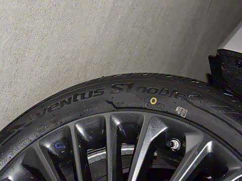 2023�� 2.0L XLE������