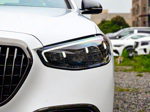 2025�� �Ŀ� S 680 4MATIC ��ҹ��