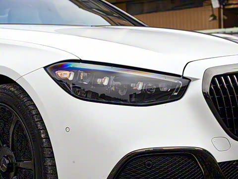 2025�� �Ŀ� S 680 4MATIC ��ҹ��