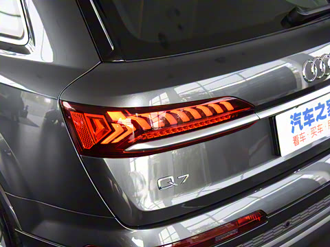 2022�� 55 TFSI quattro S line�˶���