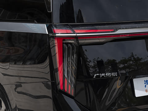 2025�� Ǭ��ϵ�� Ultra ͷ�Ȳ�