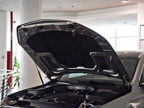 2020�� GLC 260 L 4MATIC ������