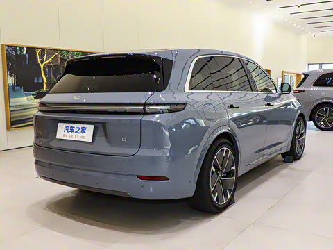 2025�� Ultra ���ܻ��°�