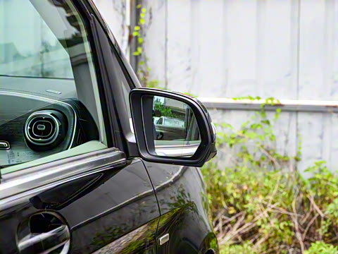 2025�� V 300 L ����������