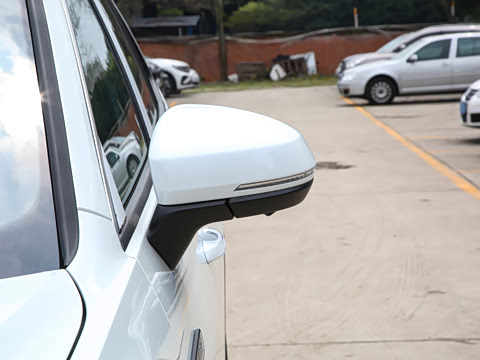 2023�� �Ŀ� 380TSI ����R-Line Pro�ǻ۰�