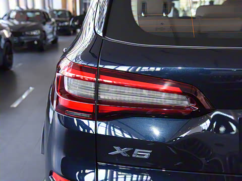 2021�� xDrive45e M�˶���װ