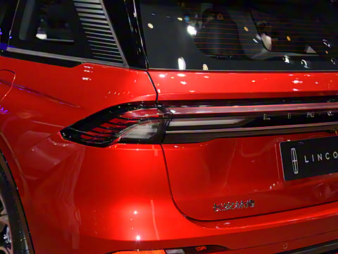 2025�� 2.0T ������������˹��