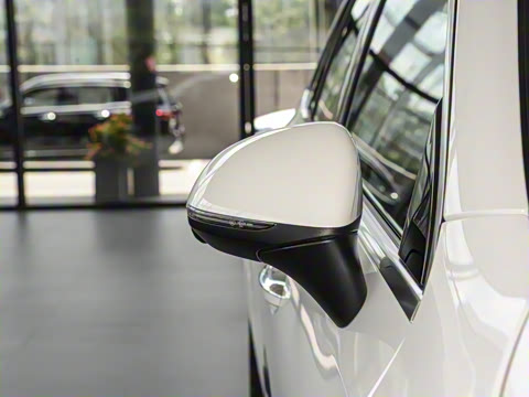 2025�� �Ŀ� GLC 260 L 4MATIC ������