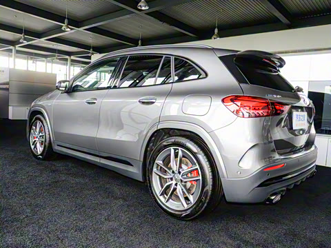 2025�� AMG GLA 35 4MATIC