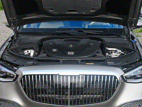 2025�� �Ŀ� S 680 4MATIC