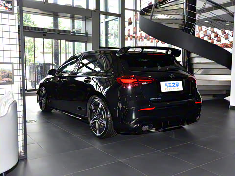 2025�� �Ŀ� AMG A 35 4MATIC