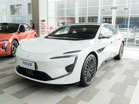 2025�� �Ŀ� Ultra���̰�