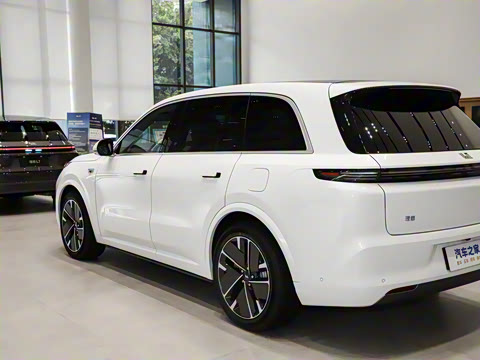 2025�� Ultra ���ܻ��°�