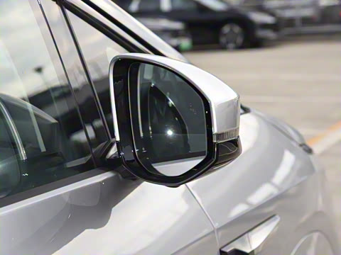 2025�� 702���������� Max