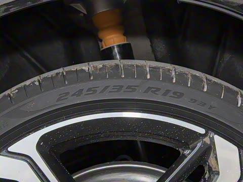 2025�� 200���������� 40 TFSI ����������