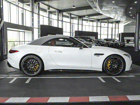 2024�� AMG SL 63 4MATIC+