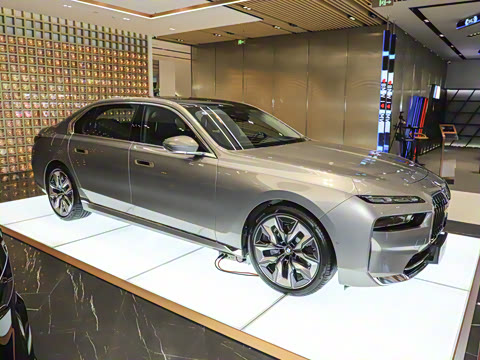 2023�� 740Li ������ ������װ