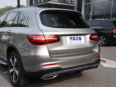 2019�� GLC 260 L 4MATIC ������