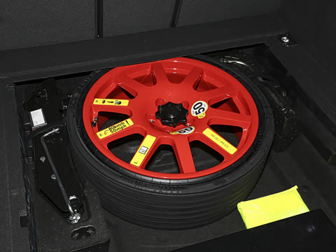 2025�� Macan 2.0T ���ΰ�