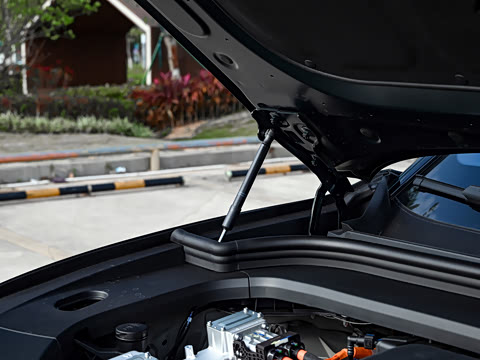 2025�� ���� Max�� 52kWh 6����