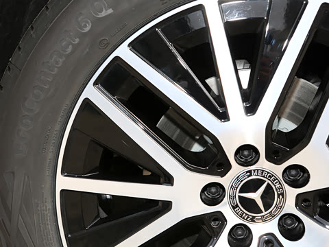 2023�� �Ŀ� GLC 260 4MATIC ����SUV