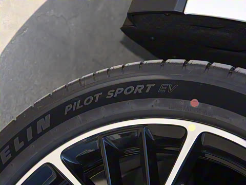 2025�� �������� Max �콢��