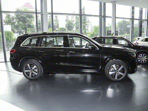 2025�� GLS 450 4MATIC ������