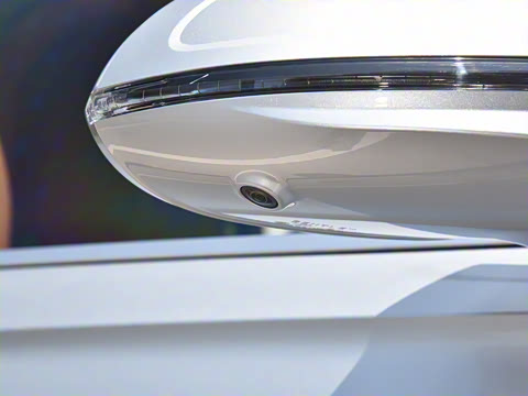 2026�� 4.0T V8 Mulliner