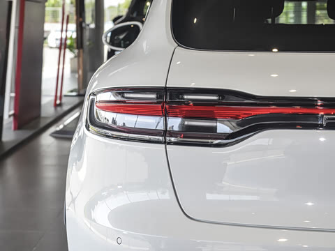 2025�� Macan 2.0T ���ΰ�