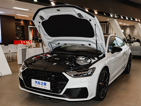 2025�� 55 TFSI quattro ������