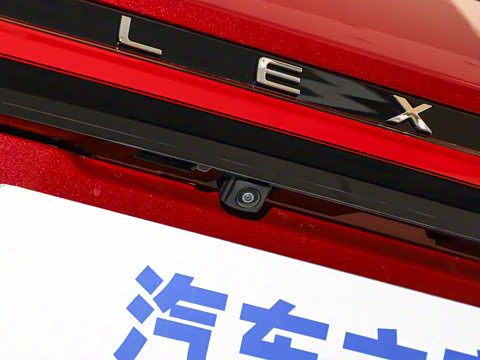 2025�� 300 ����������