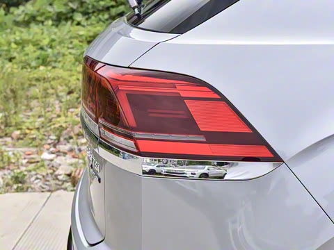 2022�� ;��X 380TSI ����������