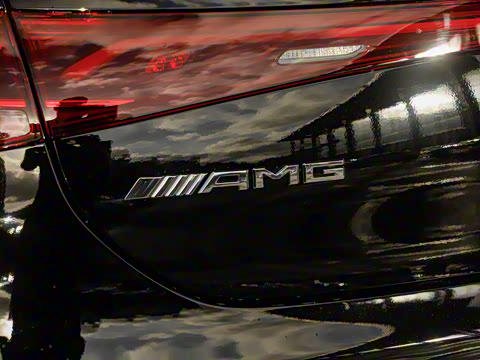 2023�� AMG EQE 53 4MATIC+