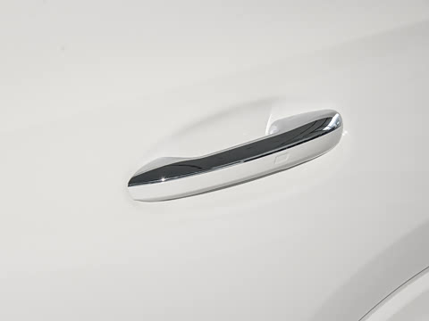 2025�� �Ŀ� GLC 260 L 4MATIC ������