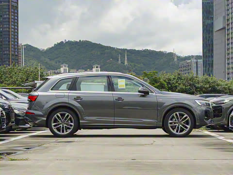 2025�� 45 TFSI quattro S line�˶���