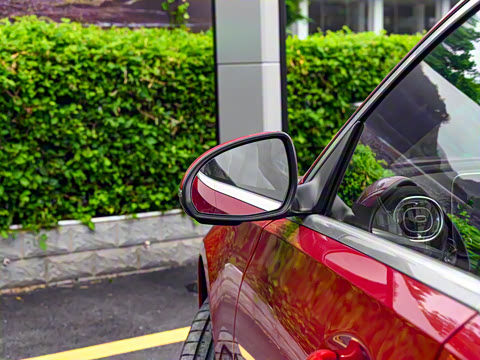 2025�� �Ŀ� C 260 L �˶���