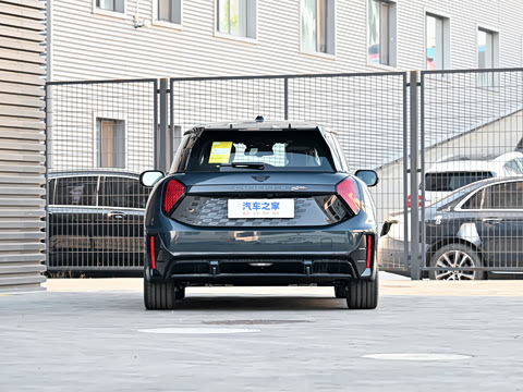 2025�� JOHN COOPER WORKS