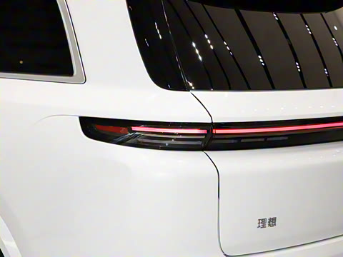 2025�� Ultra ���ܻ��°�