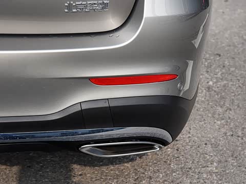 2019�� GLC 260 L 4MATIC ������