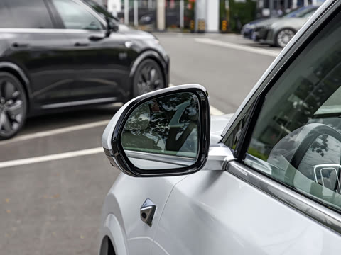 2025�� Pro ���ܻ��°�