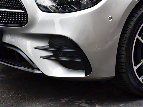 2021�� �Ŀ� E 300 �˶���