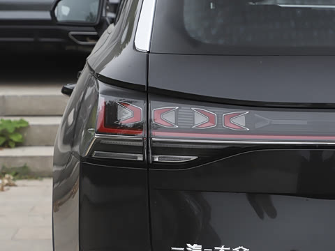 2025�� �Ŀ� ������ 300TSI