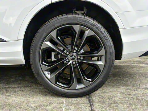 2025�� 55 TFSI quattro S line�˶���