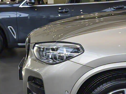 2021�� �Ŀ� xDrive 25i M�˶���ҹ��װ