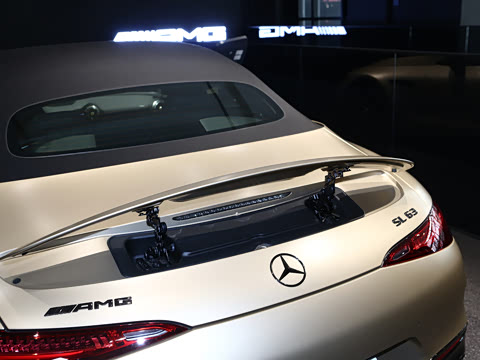 2026�� AMG SL 63 Golden Coast
