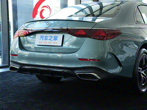 2025�� �Ŀ� E 260 �˶���