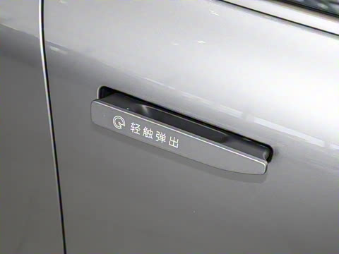 2025�� 75kWh Touring